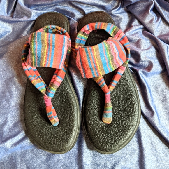 Sanuk Shoes - Sanuk| Rainbown• Size 8 EXCELLENT CONDITION 👍